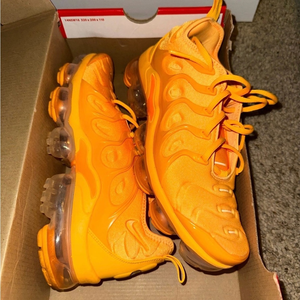 orange nike air maxes